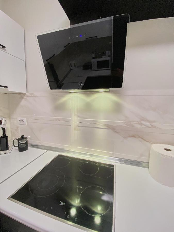 Stylish Apartment, Skopje Centre - Private Parking - Panoramic Views Екстериор снимка