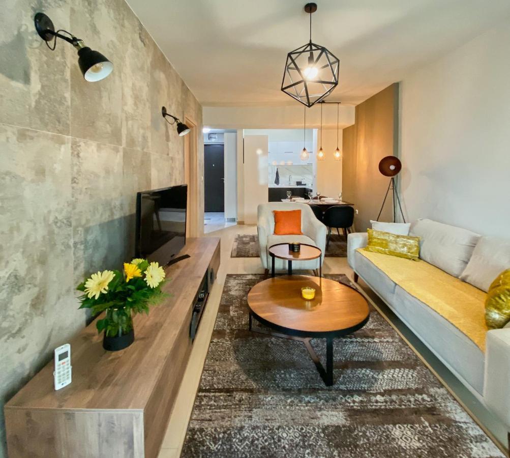 Stylish Apartment, Skopje Centre - Private Parking - Panoramic Views Екстериор снимка