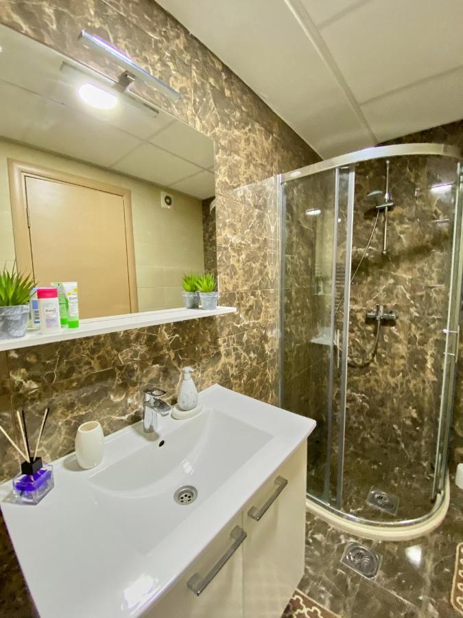Stylish Apartment, Skopje Centre - Private Parking - Panoramic Views Екстериор снимка